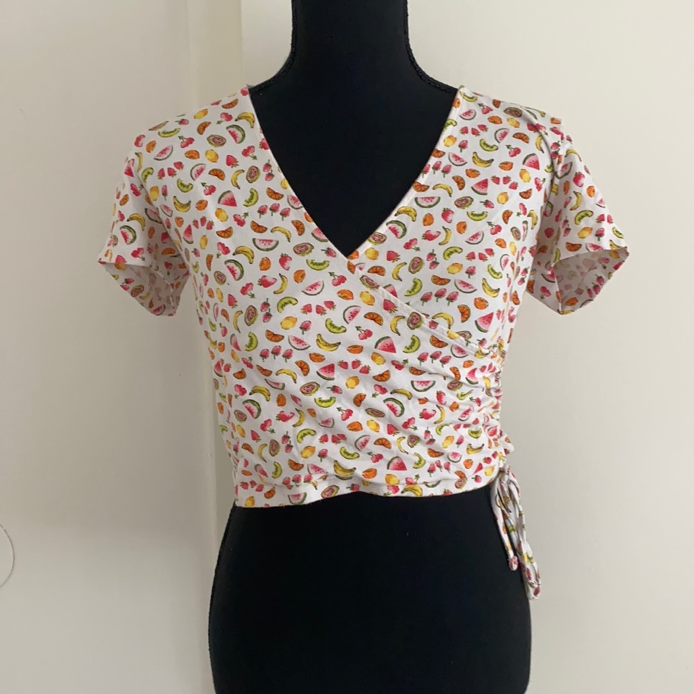 Mixed Fruit Crop Top • M •Forever 21